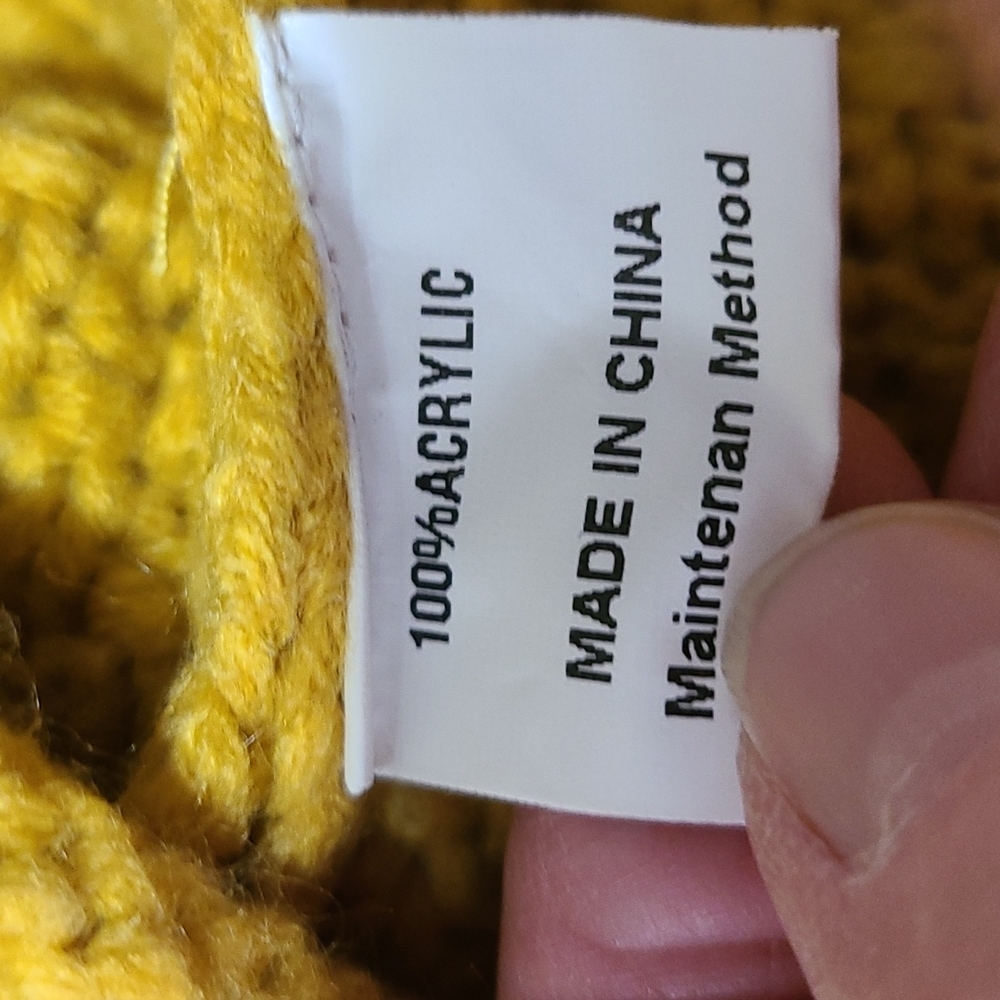 Sweater. - Picture 9 of 10